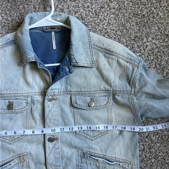 Free People Light Wash Denim Jacket Jean Casual Spring Summer Boho Bohemian XS - Picture 7 of 7